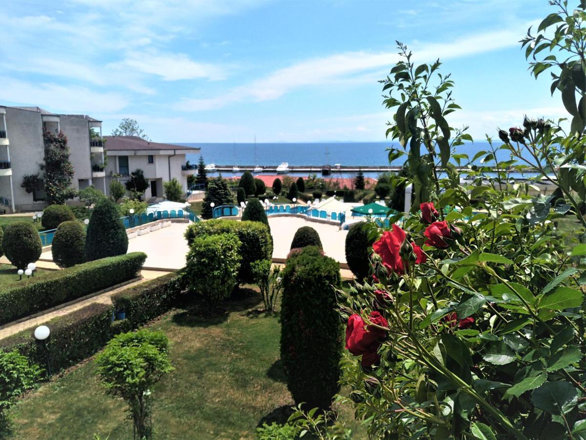Baratero Vlas Marina Apartment Sveti Vlas Esterno foto