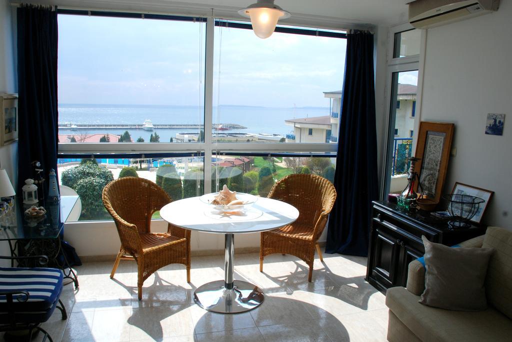 Baratero Vlas Marina Apartment Sveti Vlas Esterno foto
